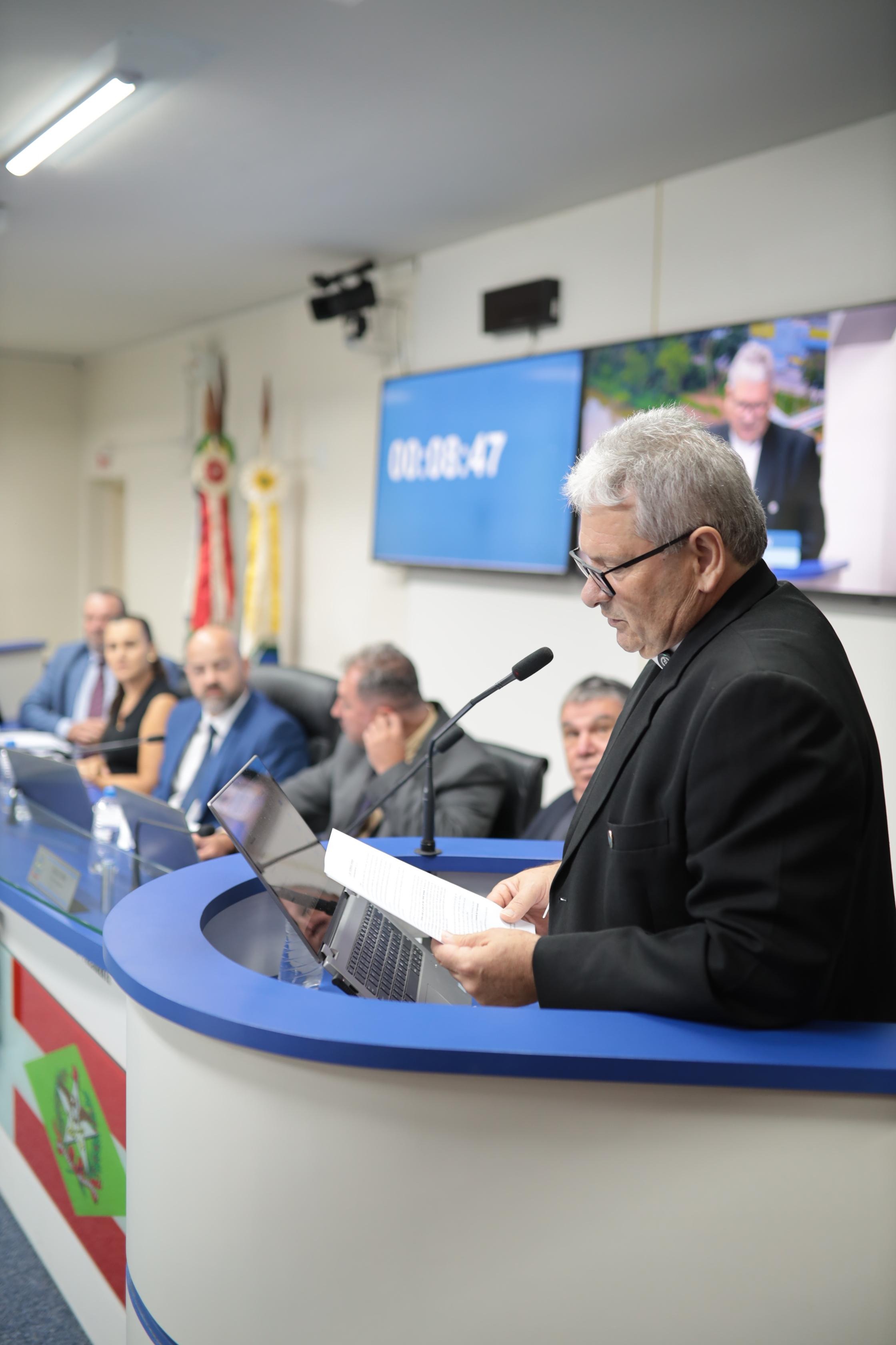 Dom Adilson destaca o direito à moradia digna em pronunciamento na Câmara de Tubarão