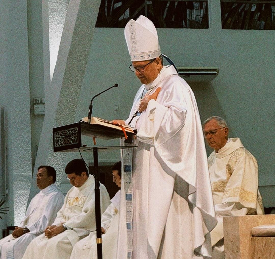 Dom Adilson Pedro Busin, CS, celebra Santa Missa no dia da padroeira, na Catedral