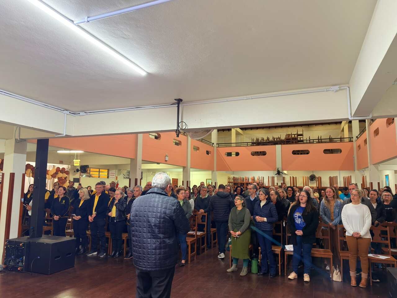 Paróquia de Oficinas: bispo diocesano participa de reunião com lideranças 