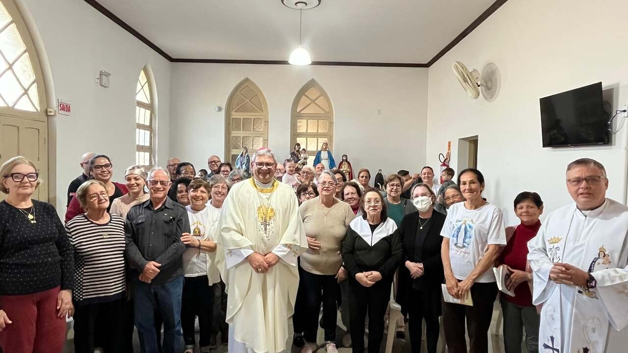 Paróquia de Oficinas: bispo diocesano participa de reunião com lideranças 