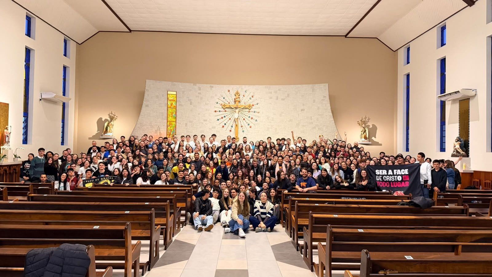 Paróquia de São Ludgero sedia 3ª Vigília Estadual do Ministério Jovem com a presença de 600 jovens