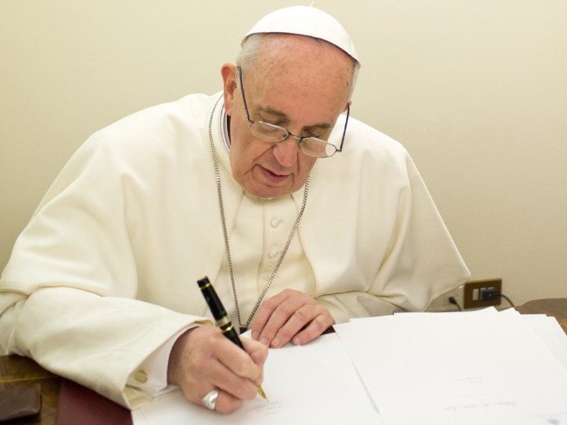 Papa Francisco envia cartas para familiares das vítimas da tragédia em Saudades (SC)