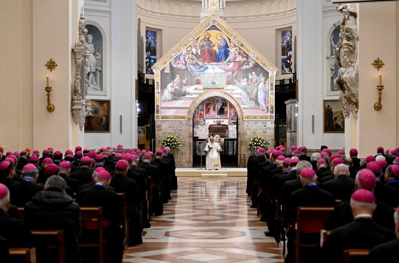 O Papa aos bispos italianos: sejam profetas da paz num tempo marcado por fraturas