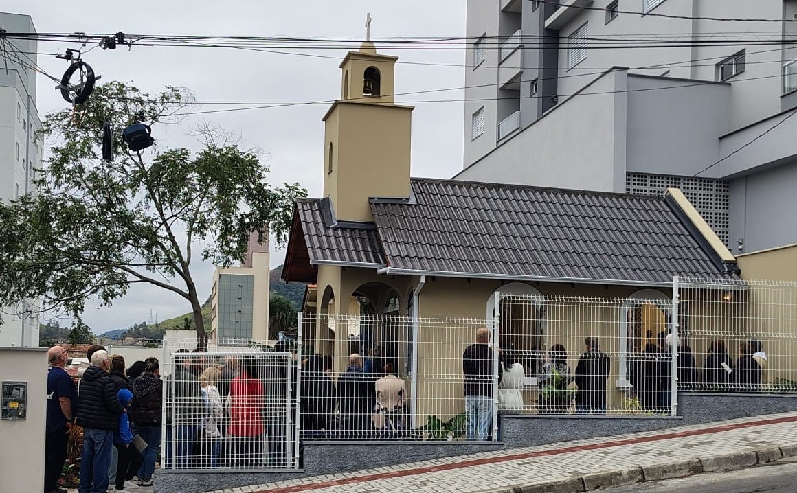 Gruta Nossa Senhora da Cabeça é reinaugurada após passar por reforma em Tubarão