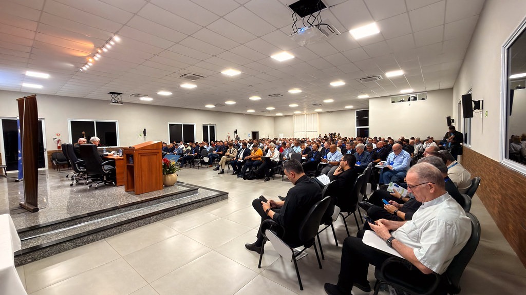 Seminário para ecônomos de (Arqui)Dioceses reúne especialistas e autoridades eclesiásticas