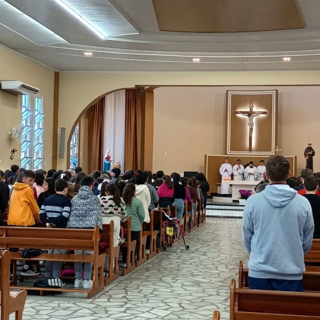 Encontrão Vocacional da Diocese reúne centenas de adolescentes na Paróquia de Monte Castelo 