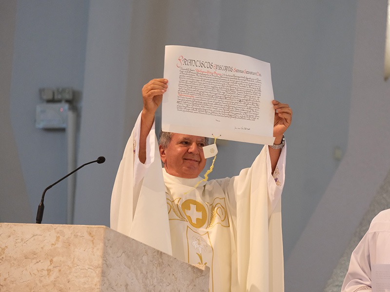 Bula, escrita em latim, do Papa Francisco nomeando Dom Adilson