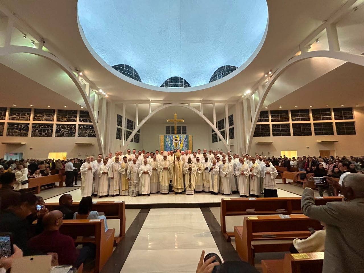 Catedral lotada acolhe Ordenação Presbiteral do Padre Jonatha José de Medeiros
