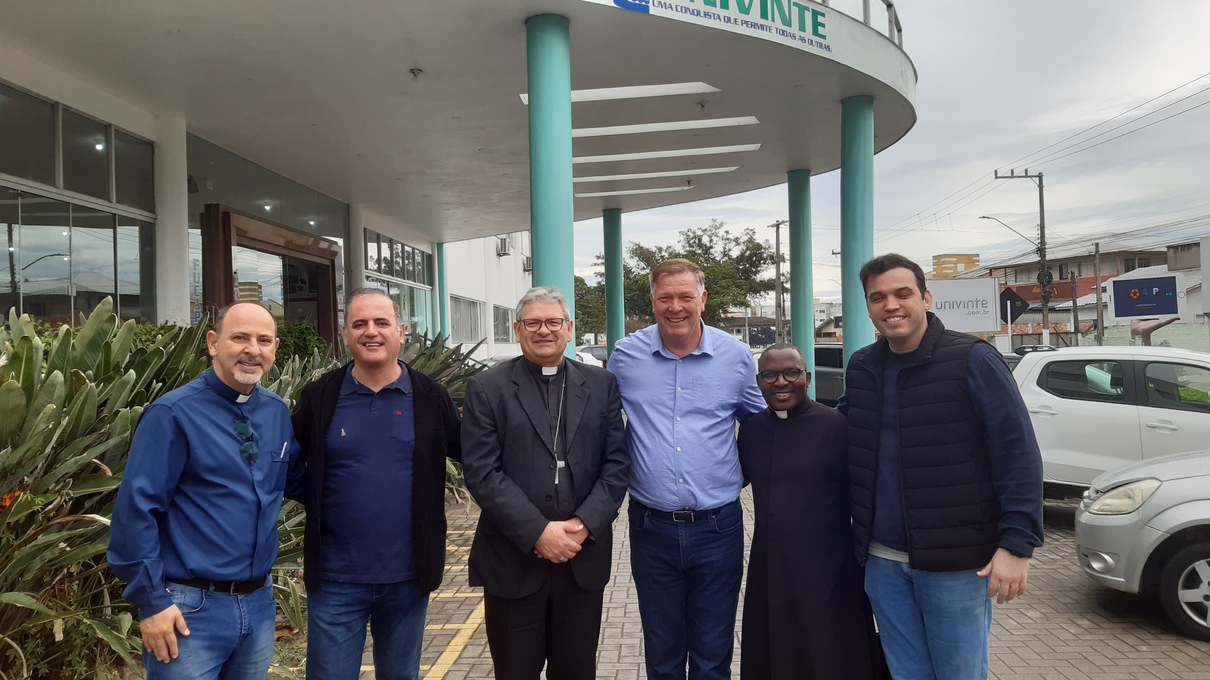 Bispo diocesano realiza visita à prefeitura, APAE e entidades em Capivari de Baixo