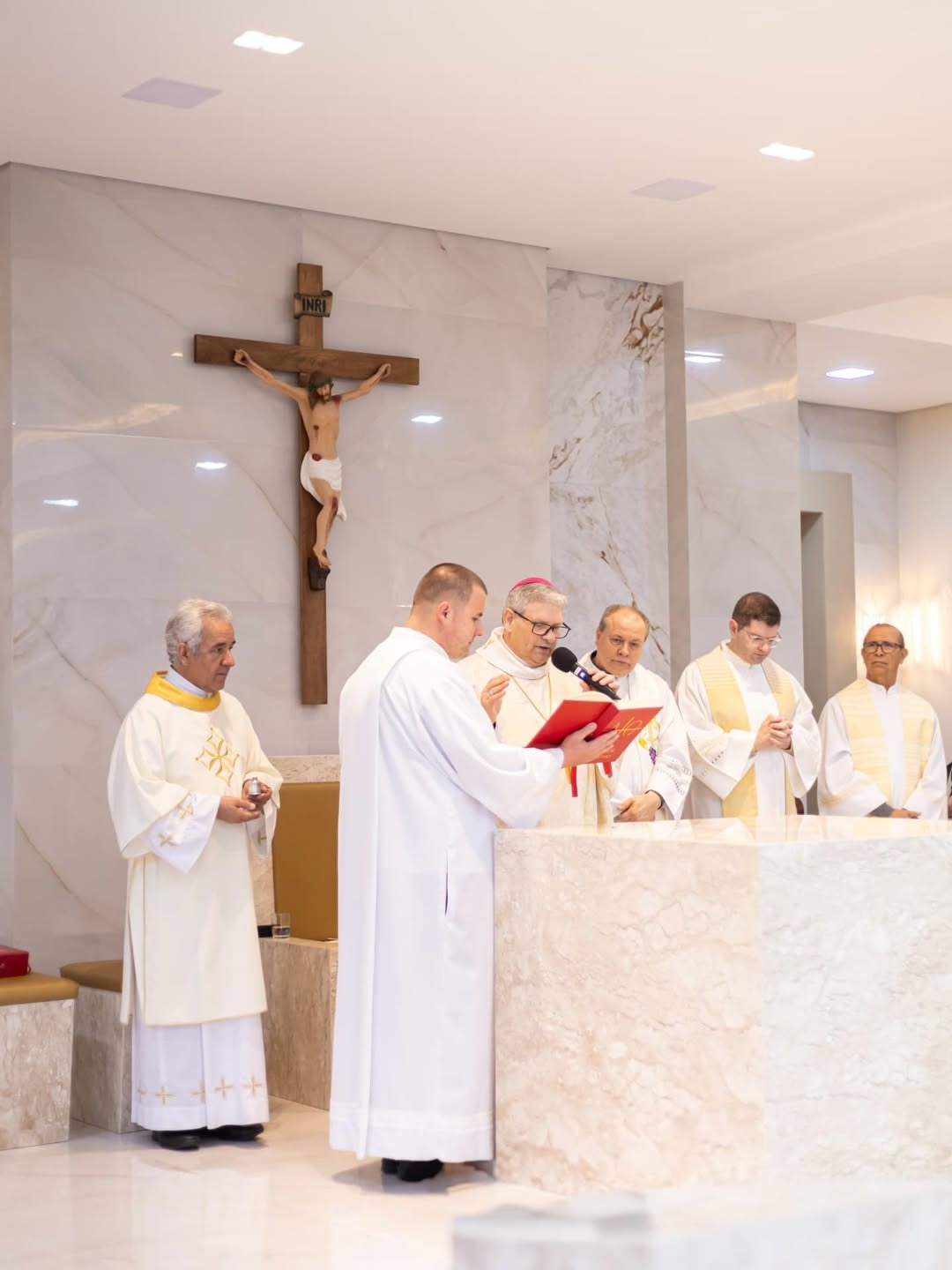 Bispo diocesano realiza Rito de Dedicação da nova igreja de Santa Augusta em Braço do Norte