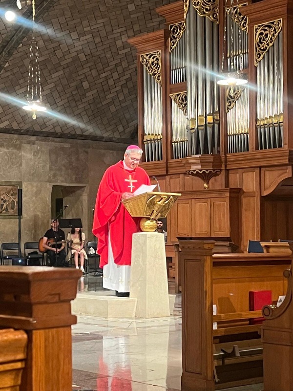 Dom Adilson Busin participa de Entronização de Nossa Senhora Aparecida nos EUA