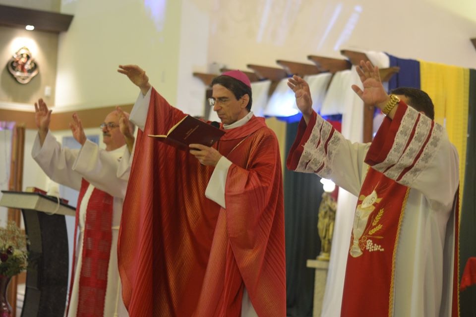Missa com sacramento da Crisma é celebrada em Jaguaruna