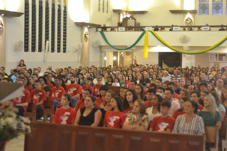 Missa com sacramento da Crisma é celebrada em Jaguaruna