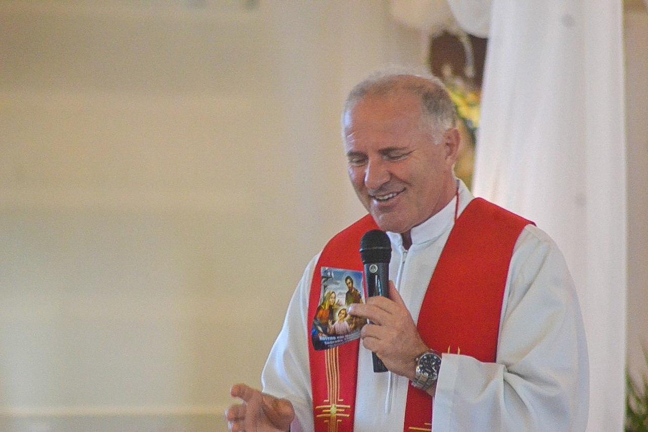 Paroquia de Jaguaruna recebe novo pároco Padre Pedro de Biasi.